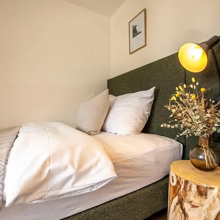 Flem Mountain Φιλμς